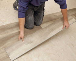 Rénovation d'un parquet en chêne massif dans un appartement ancien  